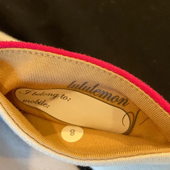 🩷 Lululemon Black Capri Flare Leggings with Pink and White Waistband 🩷 - Picture 4 of 6